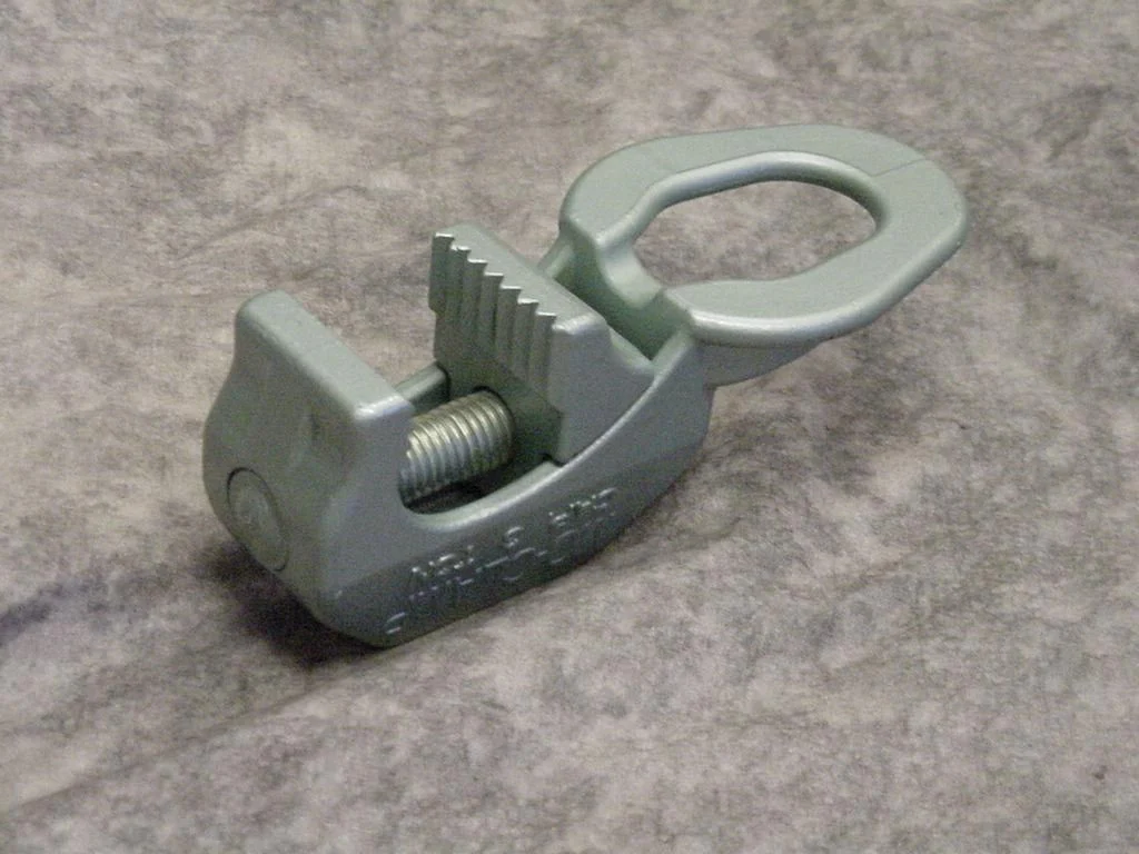Tight Opening Clamp
